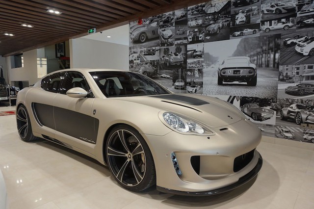 Xe độ Porsche Gemballa Mistrale đời 2012 đã qua sử dụng với công-tơ-mét chỉ 2.600 km. Đây là 1 trong 30 chiếc xế độ được phát triển dựa trên Porsche Panamera Turbo nguyên bản. Xe đi kèm thân vỏ bằng sợi carbon và nội thất hoàn toàn mới. Với động cơ V8 có công suất tối đa 740 mã lực, Porsche Gemballa Mistrale 2012 có thể tăng tốc từ 0-100 km/h trong 3,2 giây.