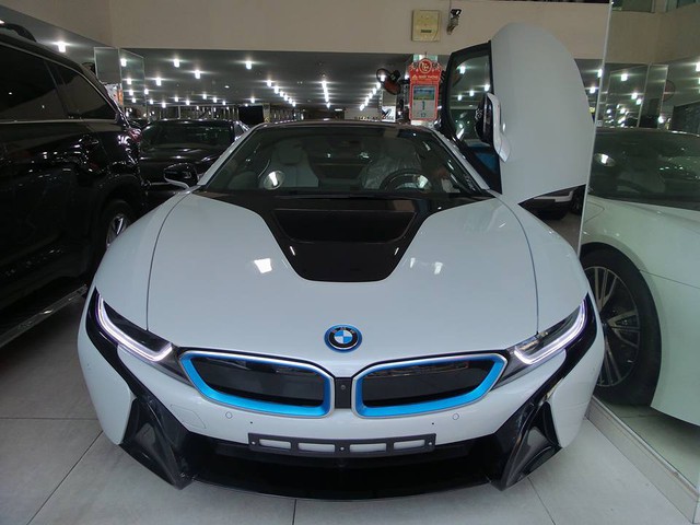 BMW i8 thứ 6 vừa xuất hiện trong một salon tư nhân tại Sài Thành vào sáng nay.