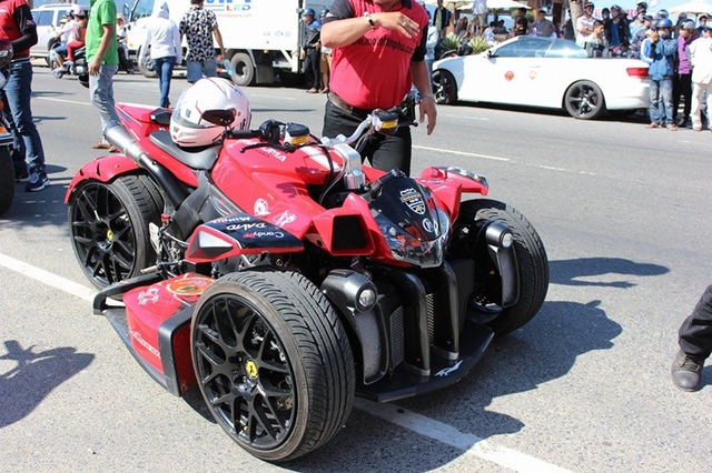 Lazareth Wazuma R1 mẫu xế độ sử dụng động cơ trên siêu xe Ferrari.