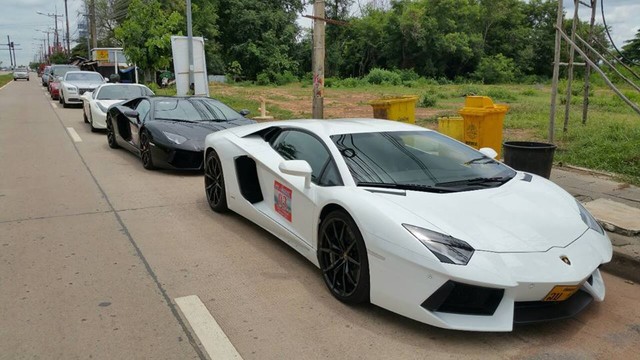 Bộ đôi Lamborghini Aventador LP 700_4 nổi bật trong dàn siêu xe. Bộ đôi Lamborghini Aventador LP 700_4 nổi bật trong dàn siêu xe.