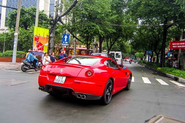 Ferrari 599 GTB là chiếc xe mạnh mẽ nhất trong bộ sưu tập. Siêu xe được nhập về nước năm 2009 và có thời gian dài định cư tại Hà Nội. Tháng 5/2011, xe gặp tai nạn, sau đó được sửa chữa và chuyển hộ khẩu vào Sài Gòn. Từ đó đến nay, rất ít khi bắt gặp nó xuất hiện trên đường. 599 GTB sử dụng động cơ 6 lít V12, 48 van, công suất 611 mã lực, tăng tốc 0-100 km/h sau 3,5 giây. Xe mới có giá 260.000 USD tại Mỹ.