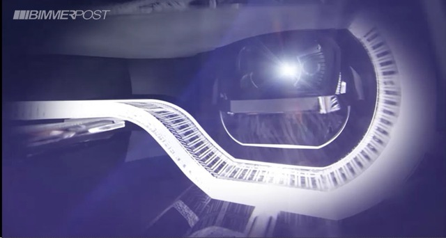 Hình ảnh đèn pha của BMW 7-Series thế hệ mới được hé lộ trong thư mời.