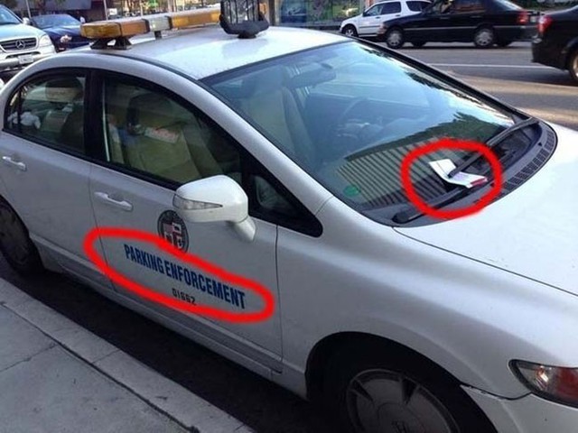 Xe của cảnh sát chuyên cũng không thoát được vé phạt.
