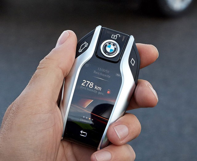 Chìa khóa Display Key của BMW 7-Series thế hệ mới.
