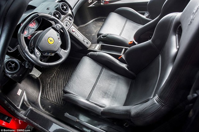 Ferrari Enzo của ông trùm xã hội đen.
