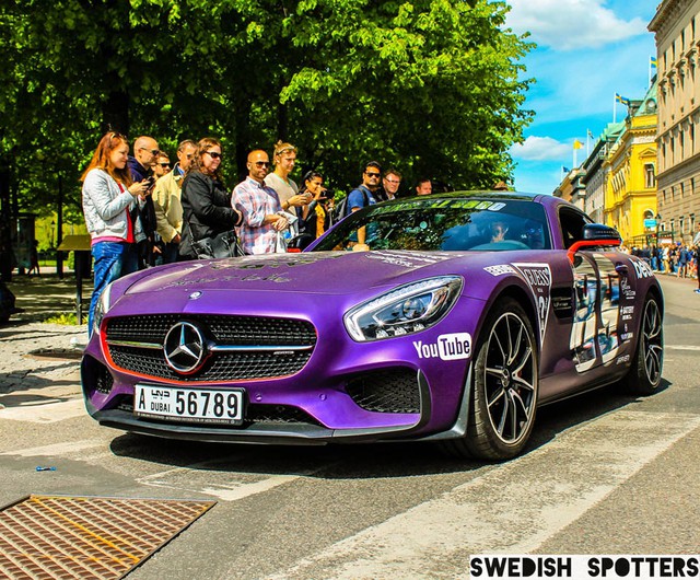 Siêu xe Mercedes-AMG GT S màu tím mờ