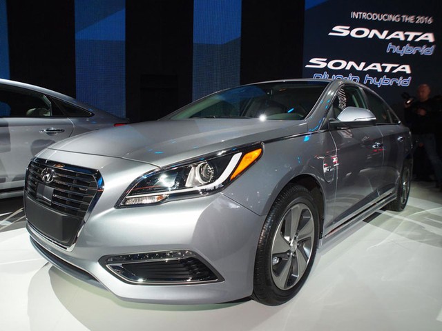 Hyundai Sonata Plug-in Hybrid tại triển lãm Detroit 2015.