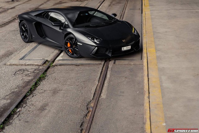 Siêu xe Lamborghini Aventador của nhiếp ảnh gia Alexandre Mourreau.