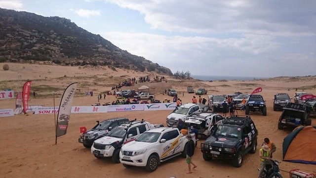 Khai mạc giải Đua xe địa hình trên cát toàn quốc năm 2015 tại Ninh Thuận.