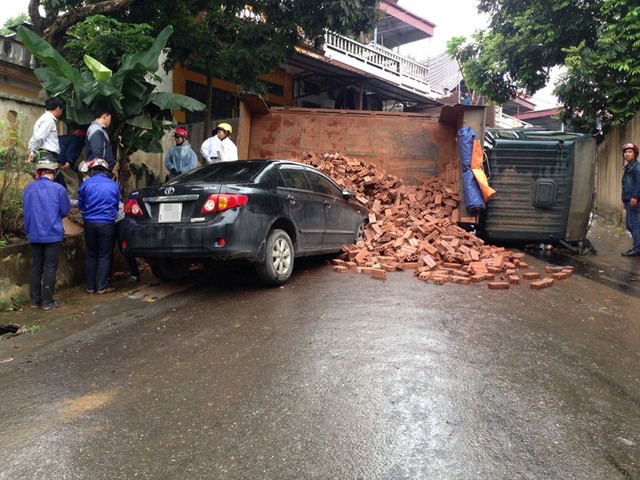 Hiện trường vụ tai nạn (Ảnh: Nam Minh Văn/Otofun).