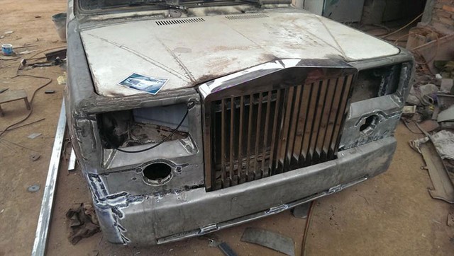 Rolls-Royce Phantom tự chế của thợ Bắc Giang hứa hẹn được trang bị nội thất ốp gỗ.