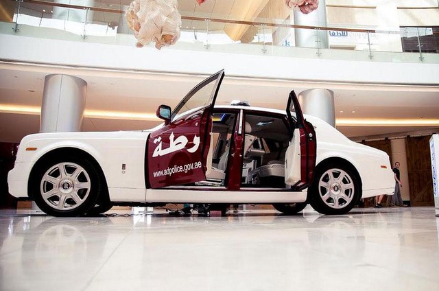 Xe tuần tra Rolls-Royce Phantom sẽ được dùng để thu hút khách du lịch đến Abu Dhabi.