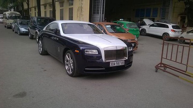 Chiếc Rolls-Royce Wraith được gắn biển 5 số của Hà Nội.