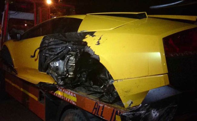 Chiếc Lamborghini Murcielago gặp nạn tại Ấn Độ.