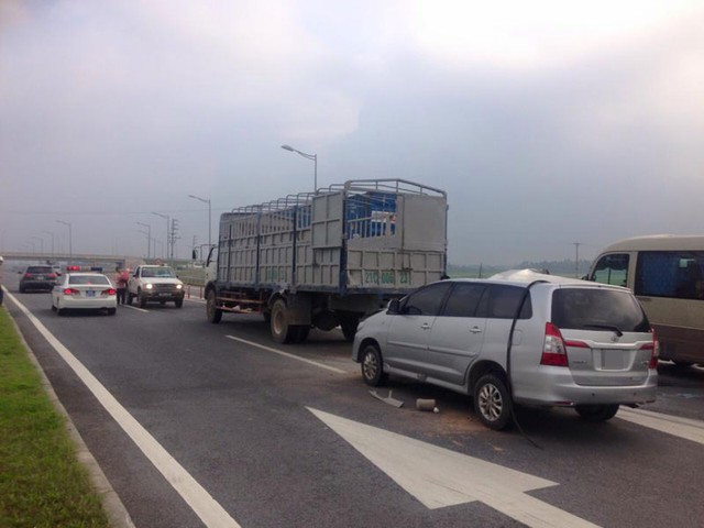 Hiện trường vụ tai nạn trên cao tốc Hà Nội - Thái Nguyên vào sáng nay. Ảnh: Túi Chống Chuột/Otofun