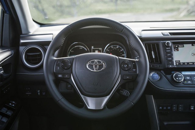 Nội thất của Toyota RAV4 Hybrid 2016