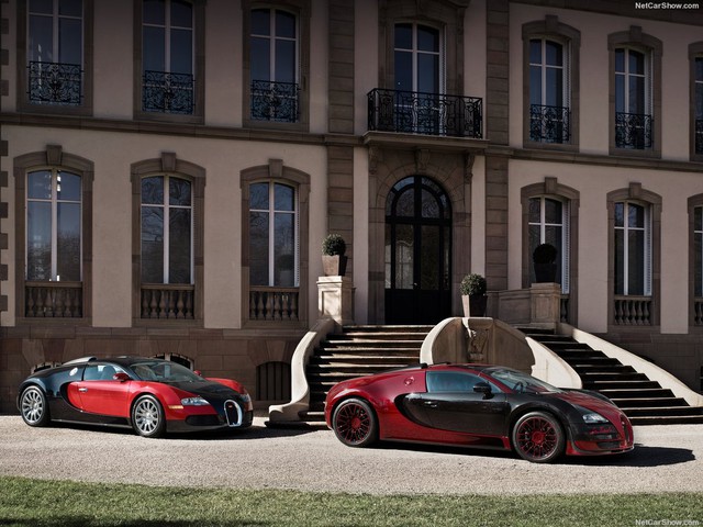 Bugatti Veyron (trái) và Bugatti Veyron Grand Sport Vitesse La Finale