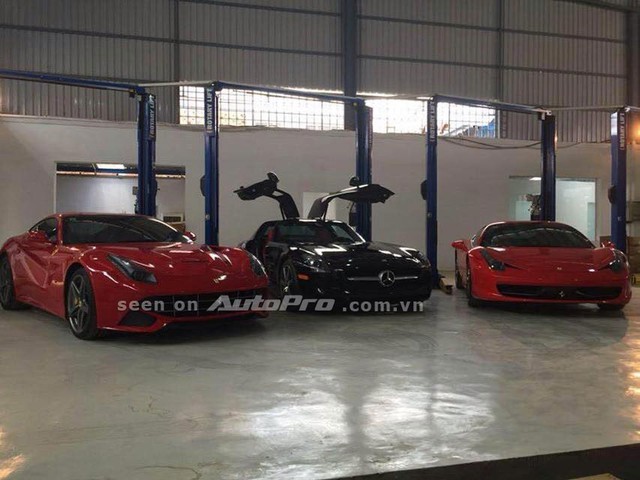 Bộ 3 Ferrari F12 Berlinetta, Mercedes SLS và Ferrari 458 Italia.