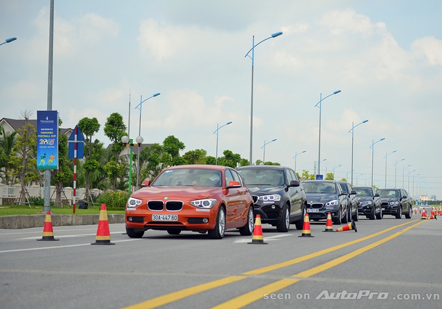 Dàn xe BMW hùng hậu tại BMW Driving Experience 2015.