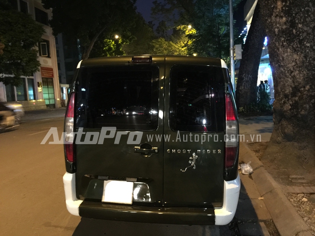 Fiat Doblo phiên bản Ghost Rider với logo Quattro của Audi.