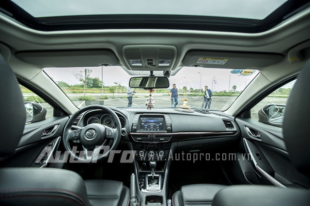 Nội thất bên trong của Mazda 6 2015