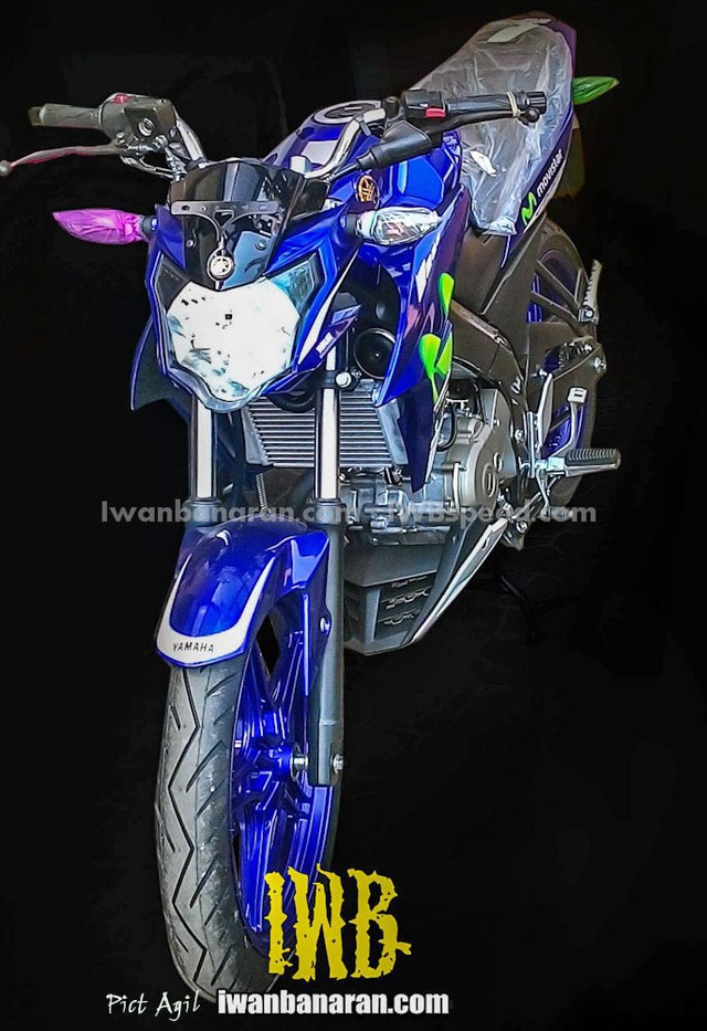 Yamaha FZ150i bản nâng cấp với sdàn áo Movistar Yamaha MotoGP