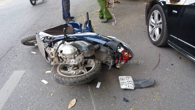 Hà Nội: Mercedes-Benz E250 gây tai nạn liên hoàn, 4 người nhập viện - Ảnh 9.