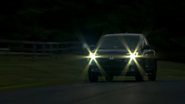 
Hệ thống đèn pha trên Honda Ridgeline 2017
