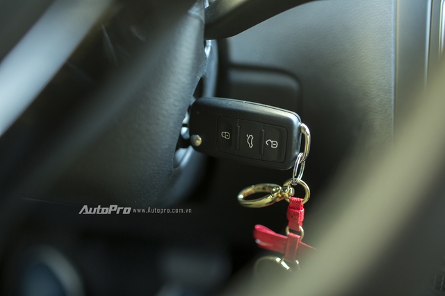 Volkswagen Polo hatchback vẫn sử dụng chìa khoá cơ để mở khoá và khởi động xe.