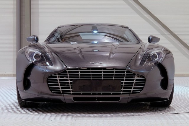
Một đại lý siêu xe tại Hà Lan vừa rao bán 1 trong 77 chiếc Aston Martin One-77 được sản xuất trên toàn thế giới.
