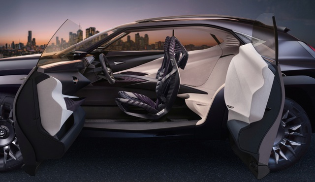 
Bên trong Lexus UX có hàng loạt công nghệ như ghế Kinetic Seat Cocnept...
