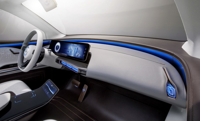 
Những công nghệ nổi bật khác của Mercedes-Benz Generation EQ bao gồm hệ thống liên lạc Car to X, cho phép xe giao tiếp với những phương tiện khác và tăng độ an toàn. Tất nhiên, Mercedes-Benz Generation EQ cũng không thể thiếu các tính năng hỗ trợ lái xe tự động như bản đồ ED hay dữ liệu GPS.
