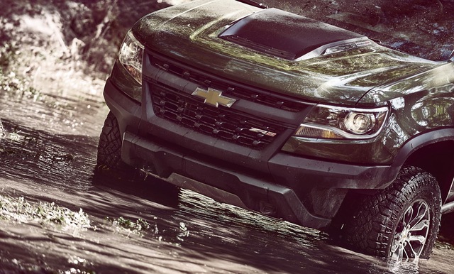 Để có thể vượt qua mọi địa hình, Chevrolet Colorado ZR2 được trang bị hệ dẫn động 4 bánh toàn thời gian tiên tiến với 9 cấu hình khác nhau. Thêm vào đó là khóa vi sai khóa bánh điện tử trước/sau.