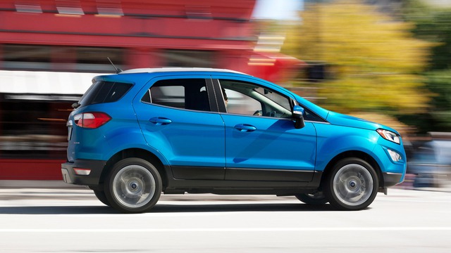 
Tại thị trường Mỹ, Ford EcoSport 2018 sẽ được chia thành 4 bản trang bị khác nhau là S, SE, SES và Titanium. Xe có 2 tùy chọn động cơ xăng khác nhau. Đầu tiên là động cơ EcoBoost 3 xy-lanh, dung tích 1.0 lít quen thuộc. Thứ hai là động cơ 4 xy-lanh, dung tích 2.0 lít.
