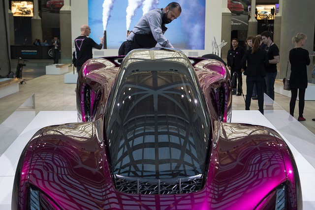 
Mục đích chế tạo siêu xe in 3D đầu tiên trên thế giới của hãng Divergent không chỉ dừng ở việc tung ra một sản phẩm ấn tượng và khác lạ so với truyền thống. Thêm vào đó, hãng Divergent còn muốn quảng bá và bán công nghệ in 3D của mình với các nhà sản xuất ô tô khác.
