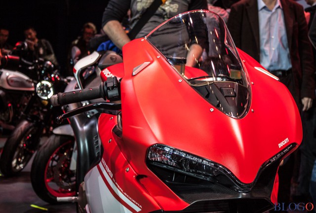 
Là sản phẩm nhà Ducati nên 1299 Superleggera 2017 đương nhiên được áp dụng nhiều công nghệ hiện đại. Có thể kể đến hệ thống kiểm soát lực bám đường, kiểm soát chống trượt và kiểm soát phanh động cơ. Thêm vào đó là hệ thống sang số nhanh và chống bó cứng phanh ABS của Bosch.
