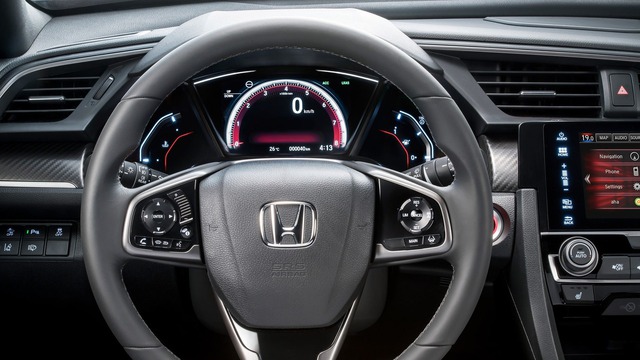 Mua Honda Civic Hatchback 2017, khách hàng có thể tùy chọn 3 loại dàn âm thanh khác nhau. Đầu tiên là hệ thống âm thanh tiêu chuẩn với 4 loa, công suất 160 W. Thứ hai là hệ thống âm thanh 180 W và 8 loa tầm trung. Cao cấp nhất là hệ thống âm thanh với 11 loa.