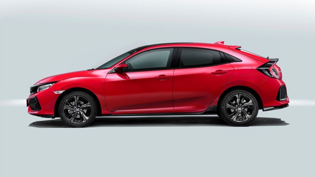 Dù tăng kích thước nhưng Honda Civic Hatchback thế hệ mới lại nhẹ hơn 16 kg. Bí quyết nằm ở cơ sở gầm bệ trọng lượng thấp mới nhưng lại tăng 52% độ cứng xoắn.