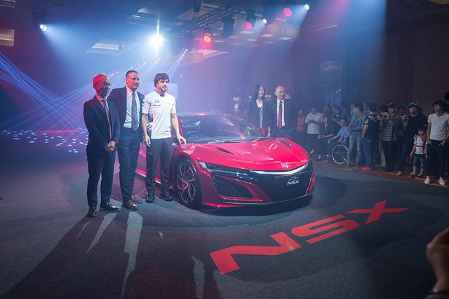 Siêu xe Honda NSX chính thức ra mắt Đông Nam Á, giá từ 14,8 tỷ Đồng - Ảnh 2.