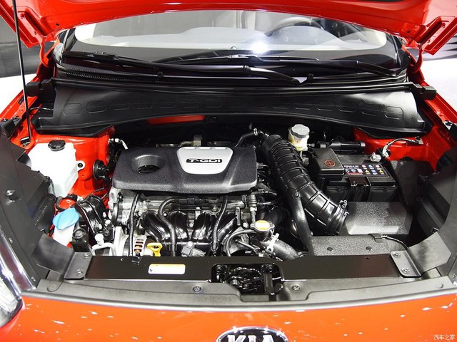 
Là xe crossover cỡ nhỏ dành riêng cho thị trường Trung Quốc, Kia KX3 2016 được trang bị 3 tùy chọn động cơ xăng 4 xy-lanh như cũ. Đầu tiên là động cơ 1,6 lít với công suất tối đa 125 mã lực. Thứ hai là động cơ tăng áp, dung tích 1,6 lít, tạo ra công suất tối đa 161 mã lực.
