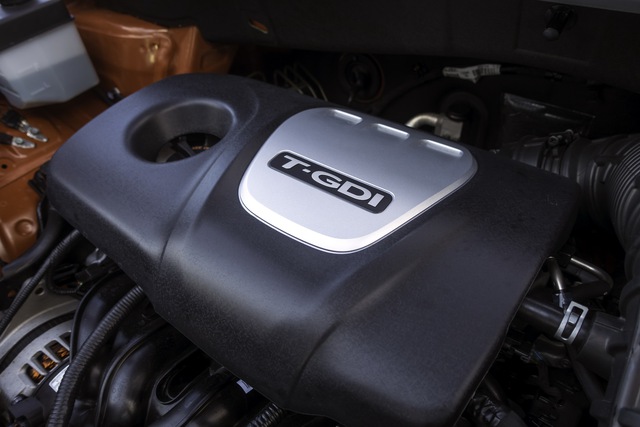 
Tương tự xe ở Hàn Quốc và châu Âu, Kia Soul 2017 tại thị trường Mỹ cũng được bổ sung động cơ xăng tăng áp mới. Được lấy từ Ceed GT và Pro Ceed GT, đây là động cơ mạnh nhất từng xuất hiện trên Kia Soul từ trước đến nay.
