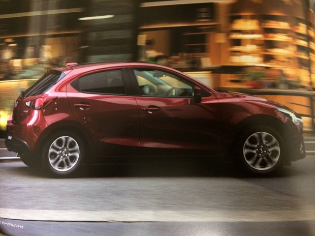 Mazda2 2017 lộ diện, thay đổi nhẹ ở thiết kế - Ảnh 4.