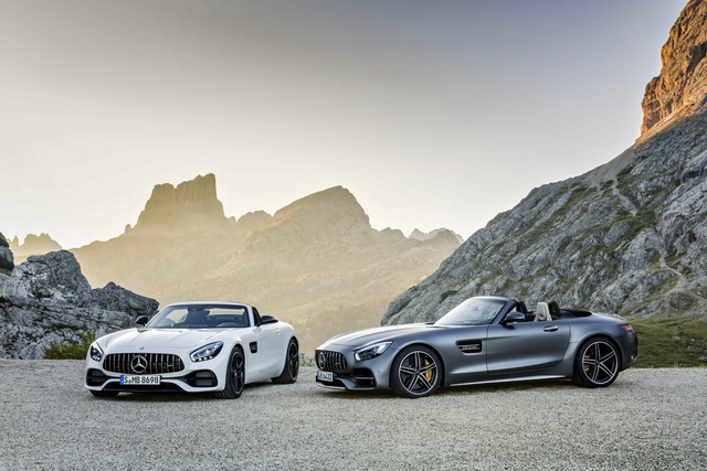 Cả Mercedes-AMG GT Roadster và GT C Roadster đều dùng chung động cơ là loại máy xăng V8, tăng áp kép, dung tích 4.0 lít. Động cơ kết hợp với một hộp số duy nhất là loại tự động ly hợp kép 7 cấp.