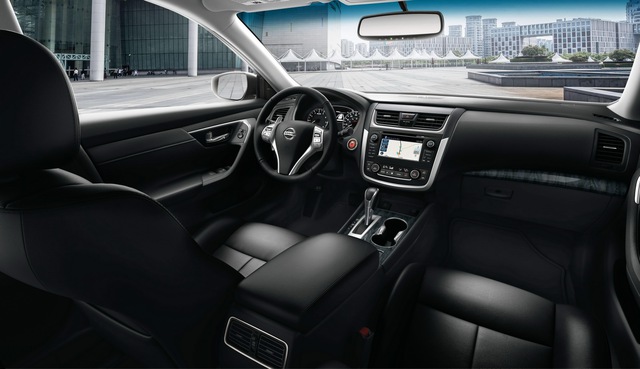 
Toàn bộ dòng Nissan Altima 2017, trừ bản tiêu chuẩn, đều có hệ thống thông tin giải trí với màn hình 7 inch và hệ thống NissanConnectSM đi kèm tính năng định vị.
