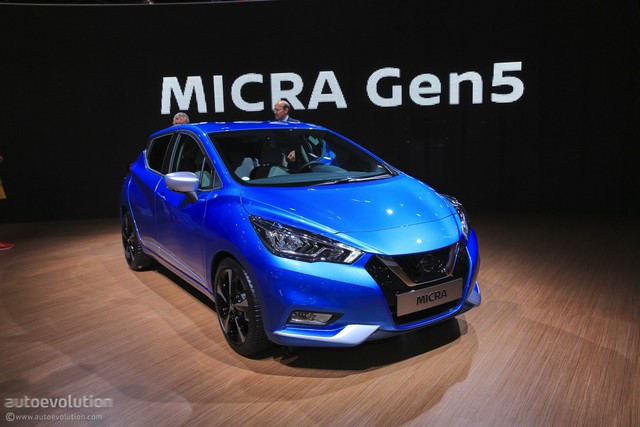 
Có thể nói, Nissan Micra thế hệ mới chính là phiên bản sản xuất của mẫu xe concept Sway từng trình làng trong triển lãm Geneva năm ngoái. Tuy nhiên, hãng Nissan đã tiết chế thiết kế của Sway để phù hợp với một mẫu xe thương mại như Micra 2017.

