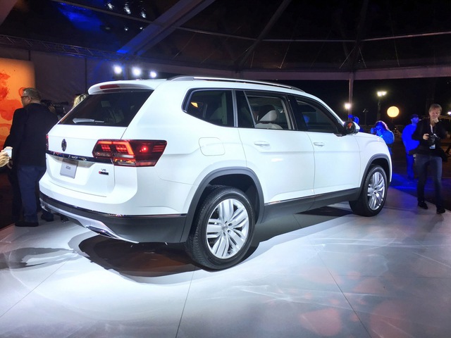 
Mục tiêu khi phát triển Atlas 2018 của hãng Volkswagen là đáp ứng nhu cầu mua xe SUV gia đình của người tiêu dùng Mỹ. Đối thủ cạnh tranh của Volkswagen Atlas 2018 sẽ là mẫu crossover 7 chỗ Mazda CX-9 quen thuộc.
