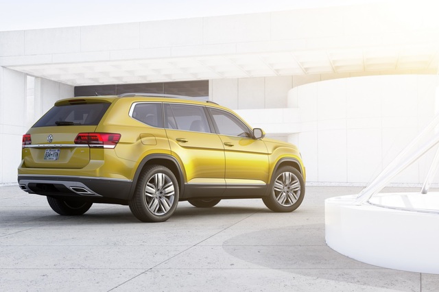 
Nếu muốn xe mạnh mẽ hơn, người mua Volkswagen Atlas 2018 có thể chọn động cơ xăng 6 xy-lanh, dung tích 3,6 lít với công suất tối đa 280 mã lực. Cả hai động cơ đều kết hợp với hộp số tự động 8 cấp.
