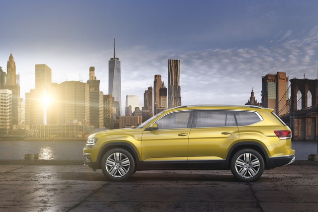 Được phát triển dựa trên cơ sở gầm bệ Modular Transverde Matrix (MQB), Volkswagen Atlas 2018 sở hữu chiều dài tổng thể 5.037 mm, rộng 1.979 mm và cao 1.767 mm. Nhờ đó, Atlas 2018 trở thành mẫu xe cỡ lớn nhất của hãng Volkswagen tại thị trường Mỹ hiện nay.