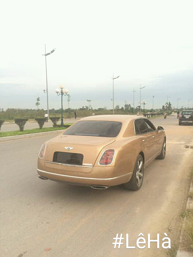 
Bentley Mulsanne Speed 2016 màu lạ định cư tại Thanh Hóa. Ảnh: Lê Hà.
