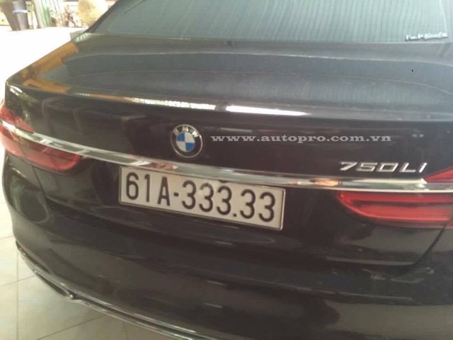 
Đây là chiếc BMW 750Li 2016 thứ 3 bị bắt gặp mang biển khủng tại thị trường Việt Nam.
